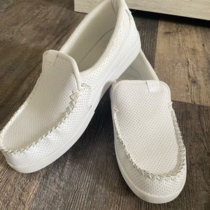 Mens white DC slip on shoe size 11